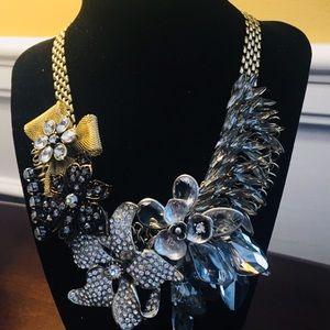 Statement necklace